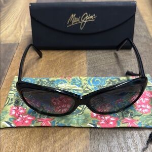 Maui Jim Black Pikake Style Sunglasses